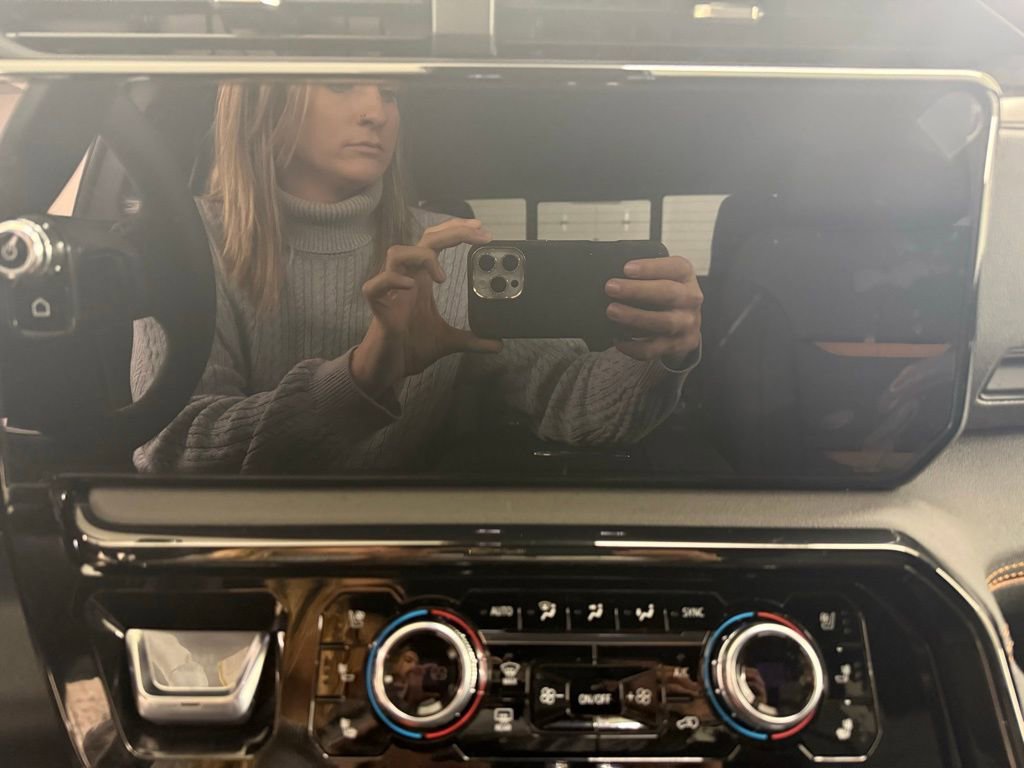 New 2026 GMC Sierra 2500 AT4 image 10