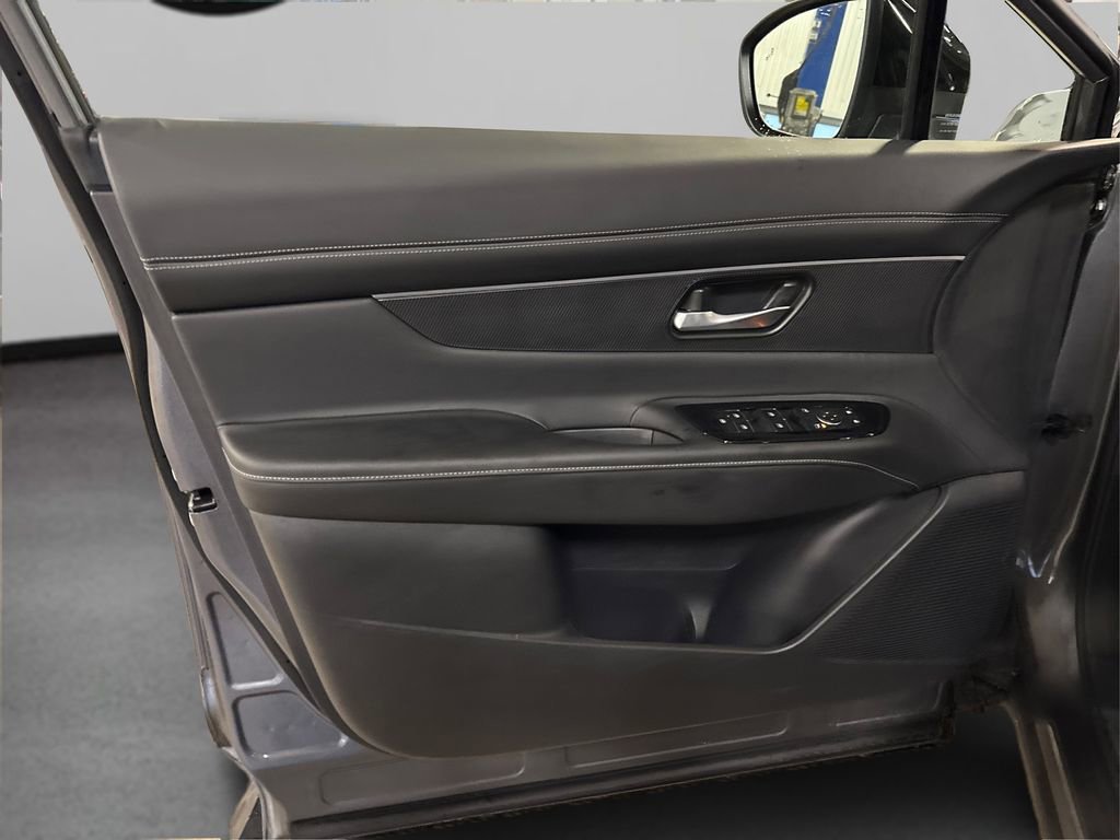 Certified 2025 Nissan Murano SV AWD/4WD image 24