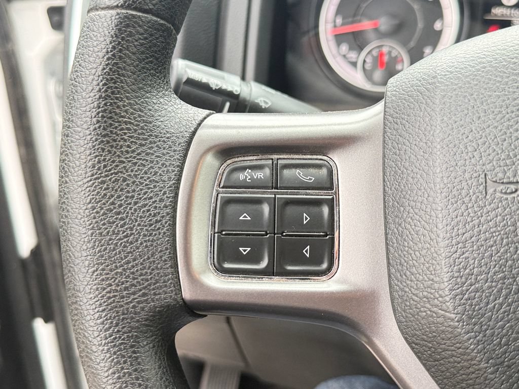 Used 2022 RAM 1500 Classic SLT AWD/4WD image 14