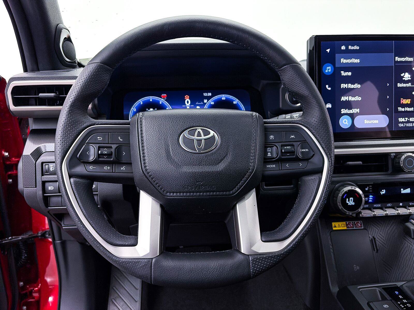 Used 2025 Toyota 4Runner Limited AWD/4WD image 31