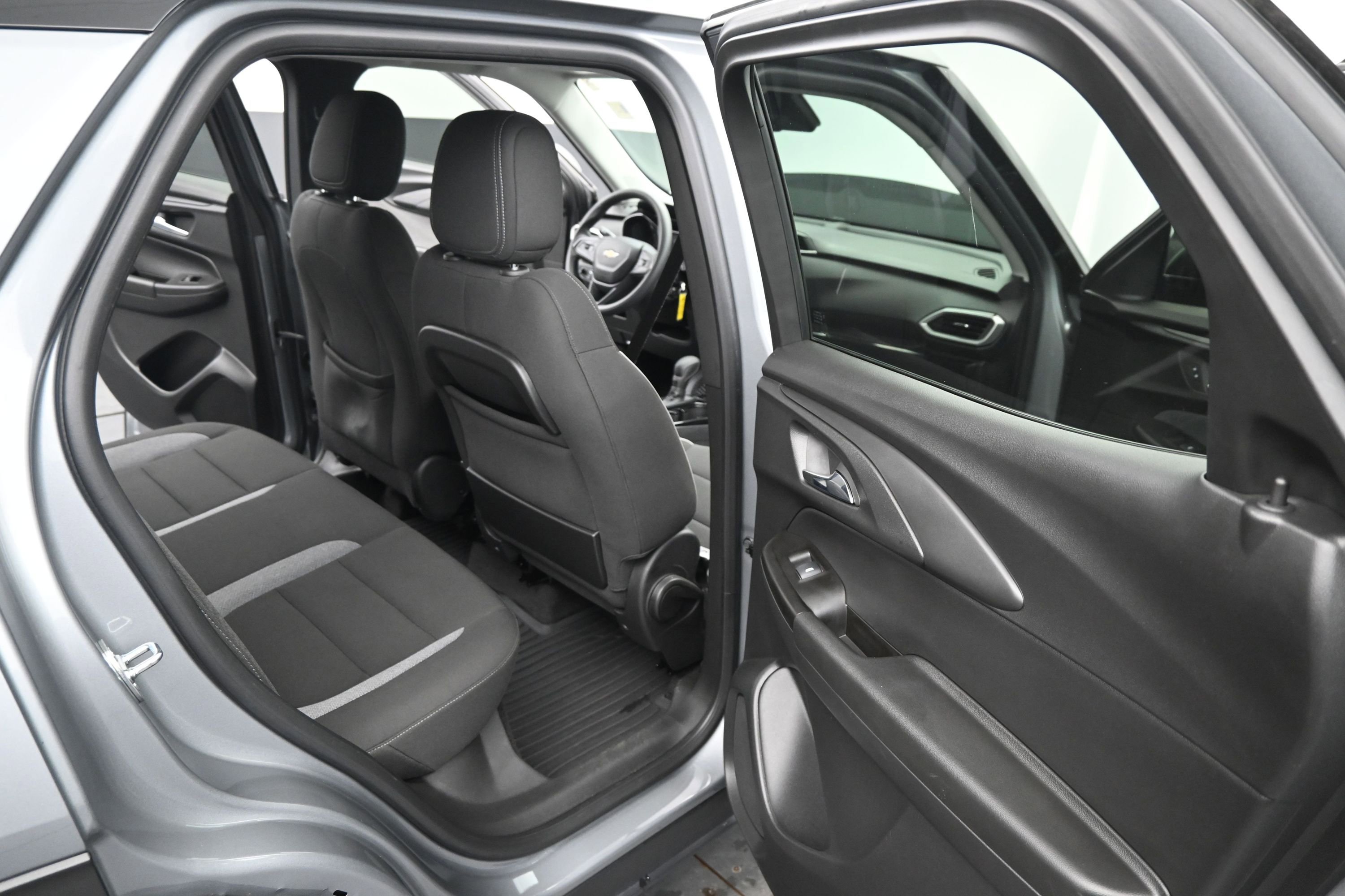 Used 2023 Chevrolet TrailBlazer LS FWD image 22