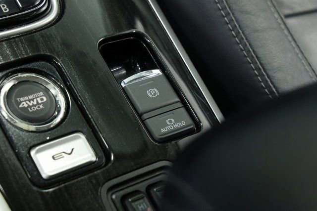 Used 2018 Mitsubishi Outlander SEL image 20