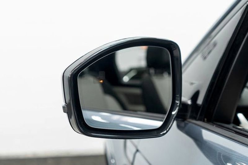 Used 2023 Land Rover Discovery Sport S R-Dynamic image 45