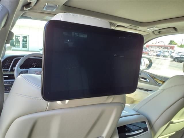 Used 2021 Cadillac Escalade Premium Luxury Platinum image 8