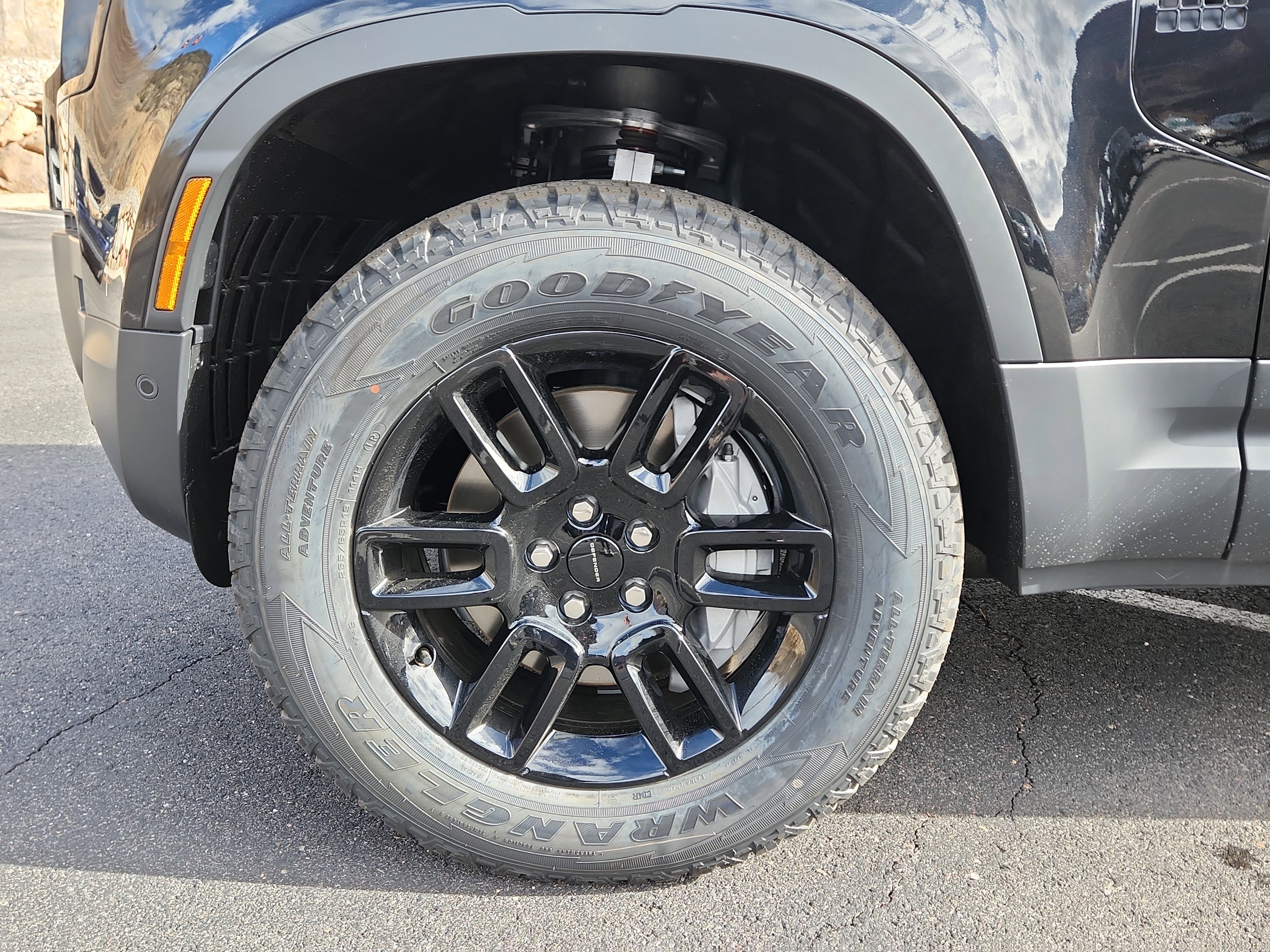 New 2026 Land Rover Defender 110 S image 22