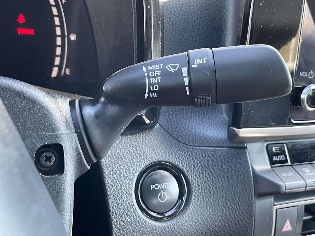 Used 2025 Toyota Camry SE w/ Convenience Package FWD image 32