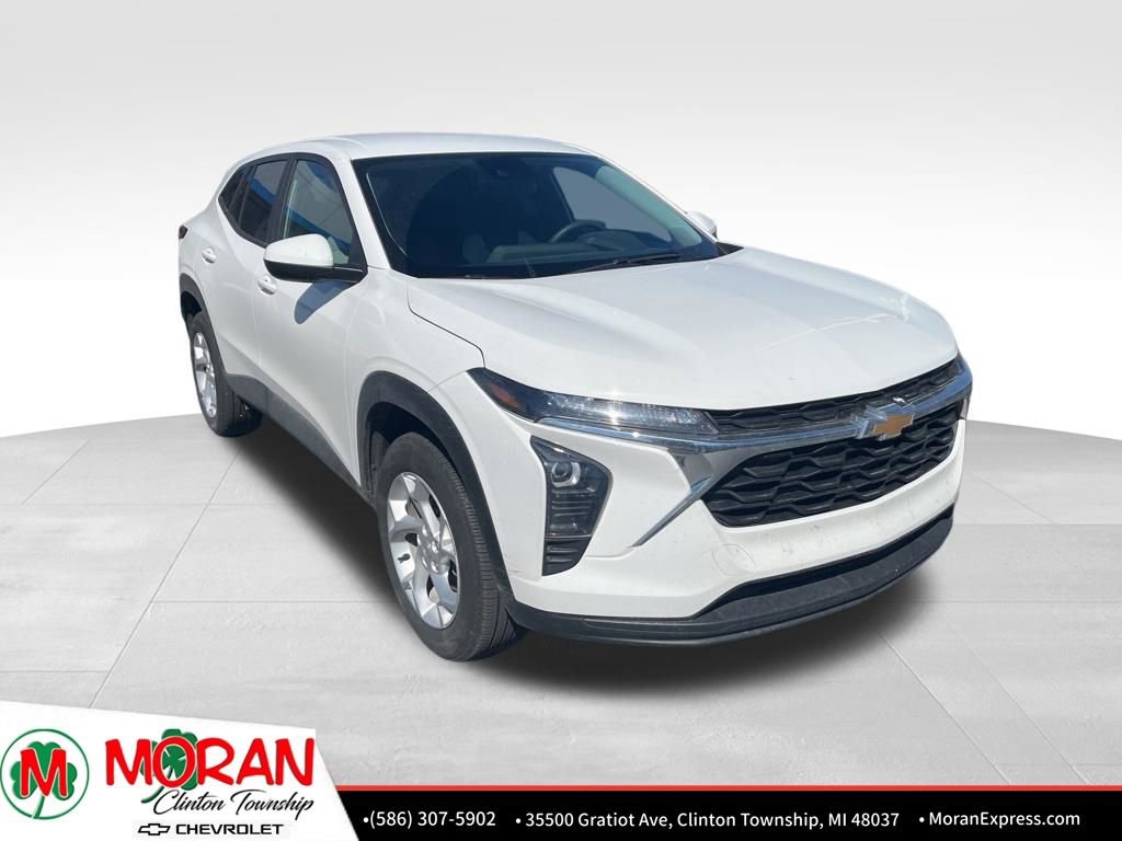 Certified 2024 Chevrolet Trax LS w/ LS Convenience Package image 2