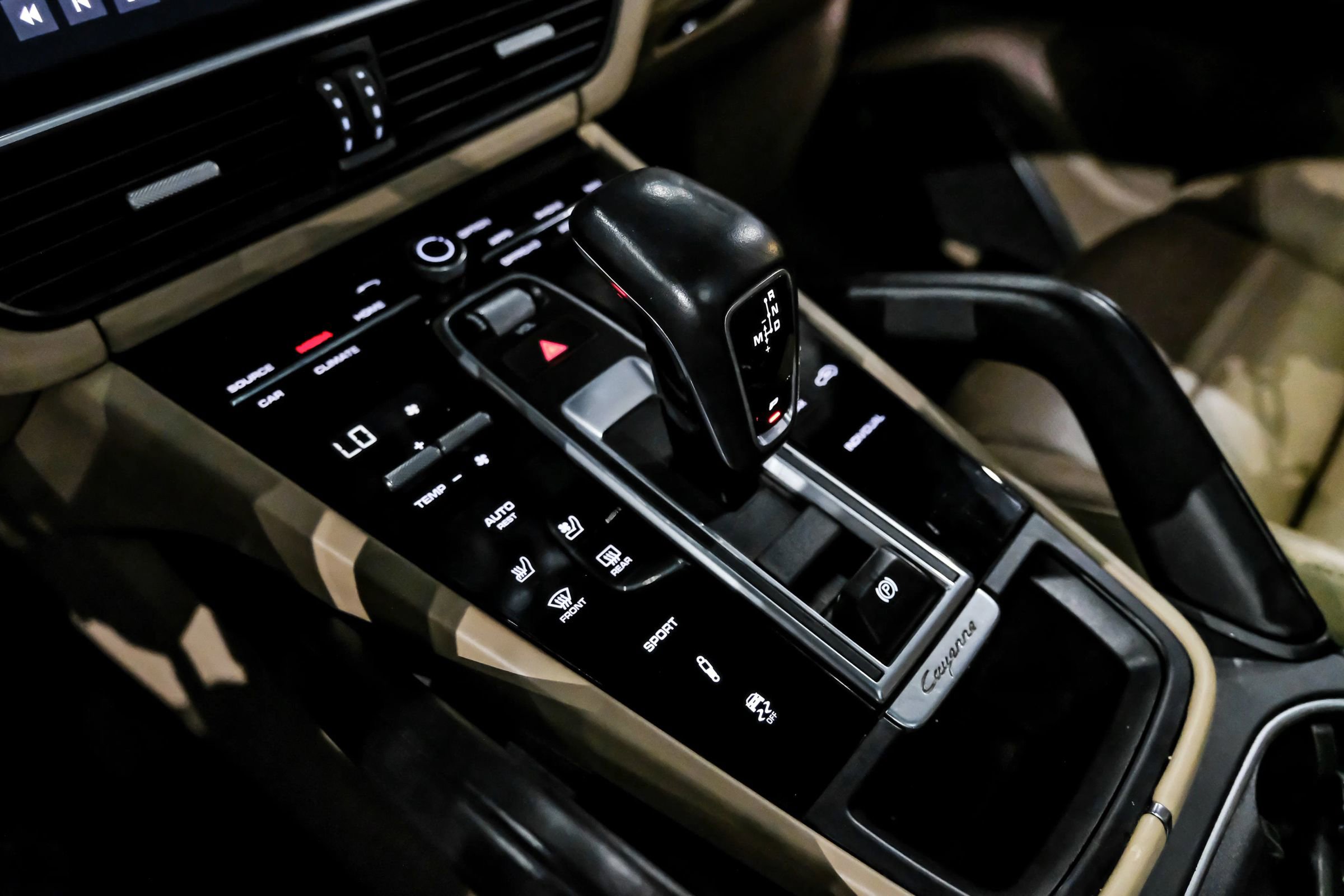 Used 2020 Porsche Cayenne S image 24