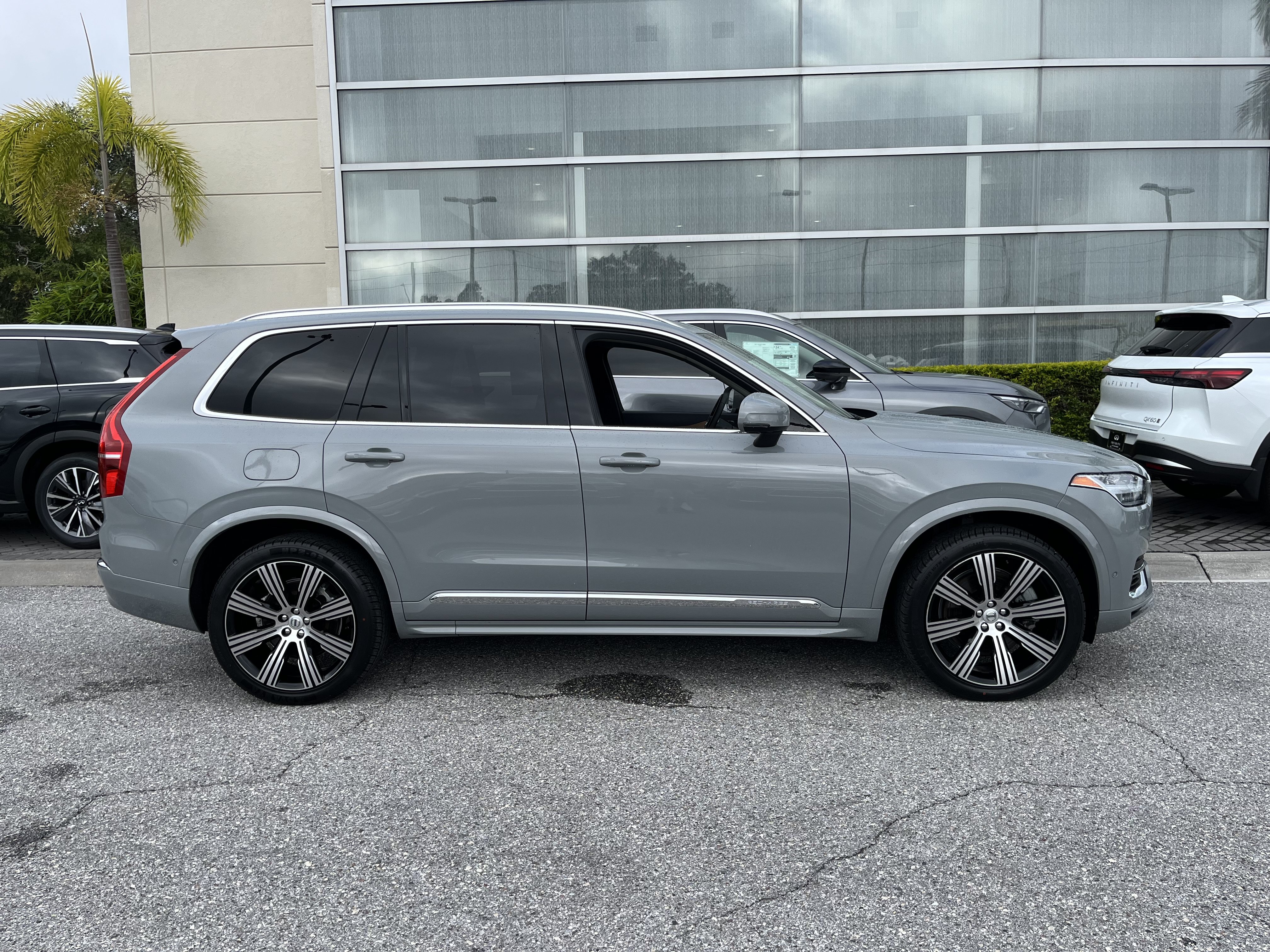 Used 2024 Volvo XC90 T8 Plus w/ Protection Package Premier AWD/4WD image 10