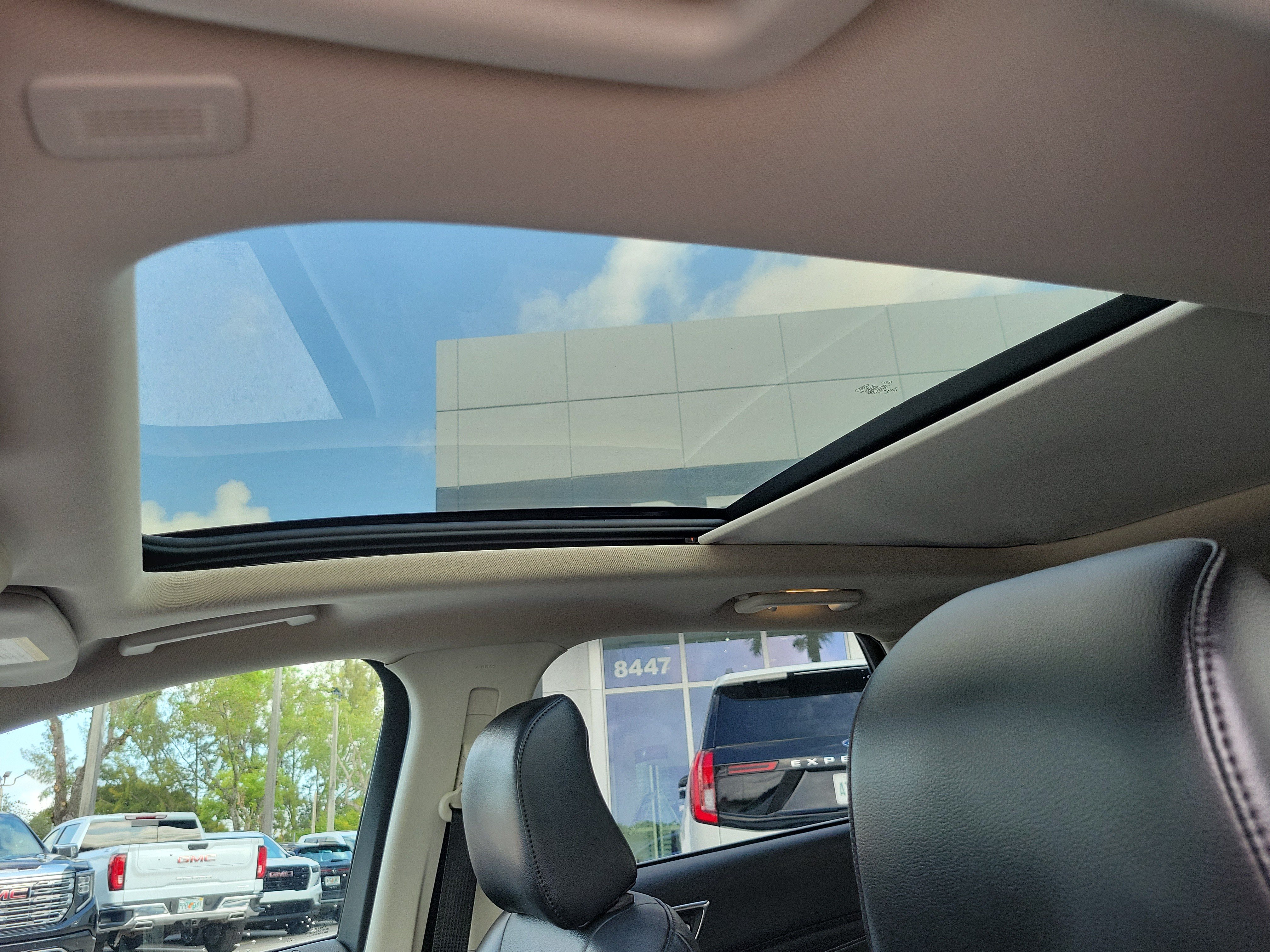 Used 2022 Ford Edge Titanium AWD/4WD image 11