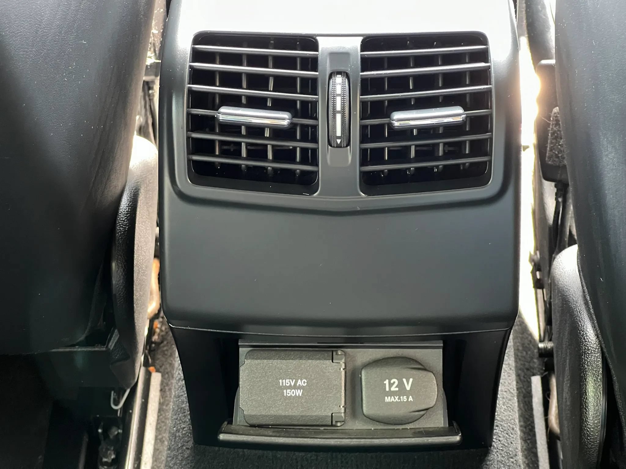Used 2014 Mercedes-Benz E 550 4MATIC Sedan w/ Premium 1 Package image 38