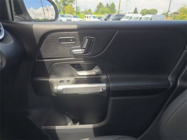 Used 2026 Mercedes-Benz GLB 250 4MATIC image 27