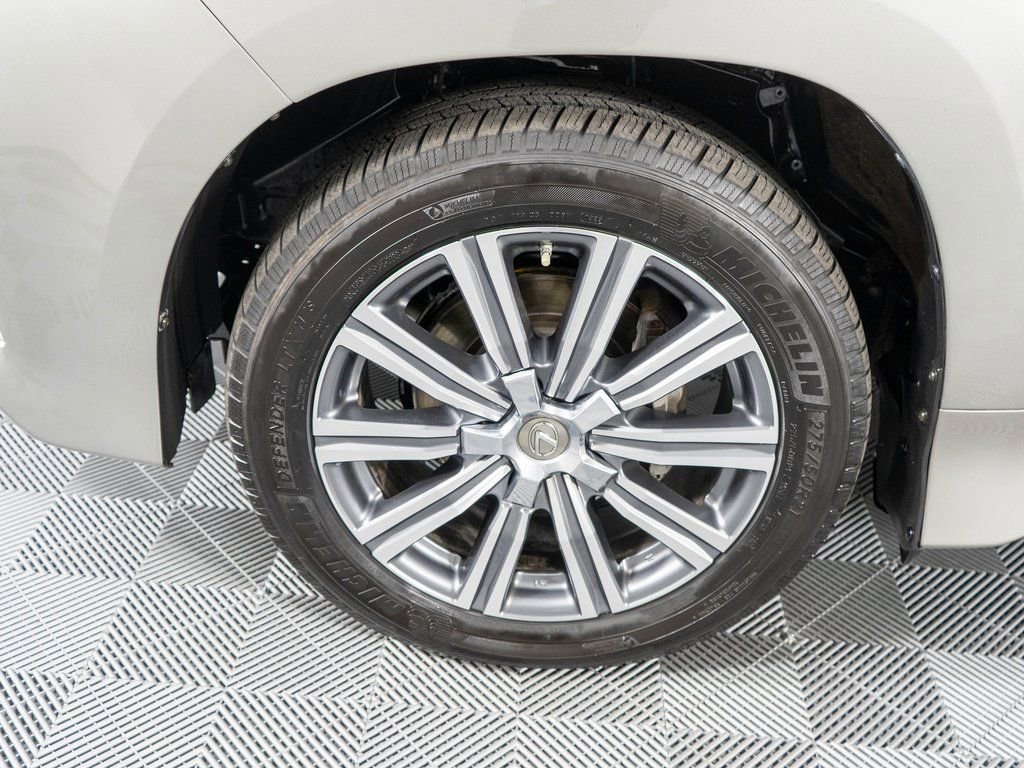 Used 2016 Lexus LX 570 4WD w/ Luxury Package image 28