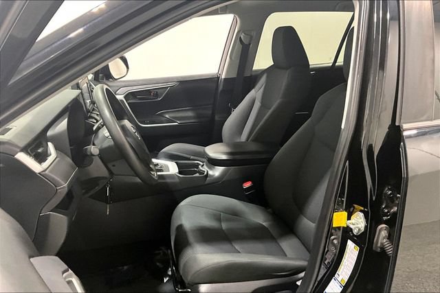 Used 2019 Toyota RAV4 LE AWD/4WD image 26