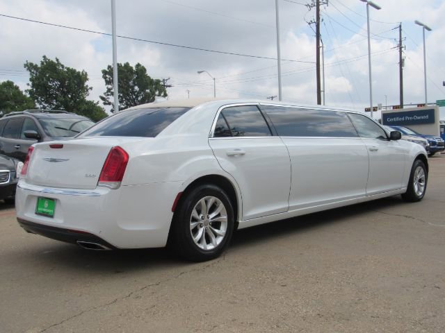 Used 2015 Chrysler 300 Limited image 6