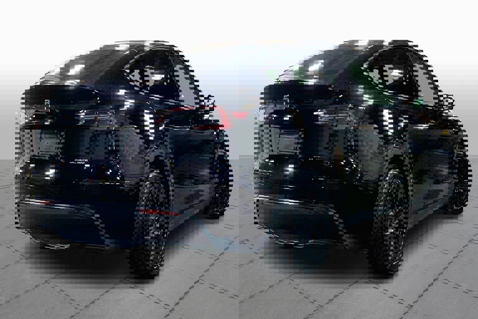 Used 2025 Tesla Model Y Long Range image 13