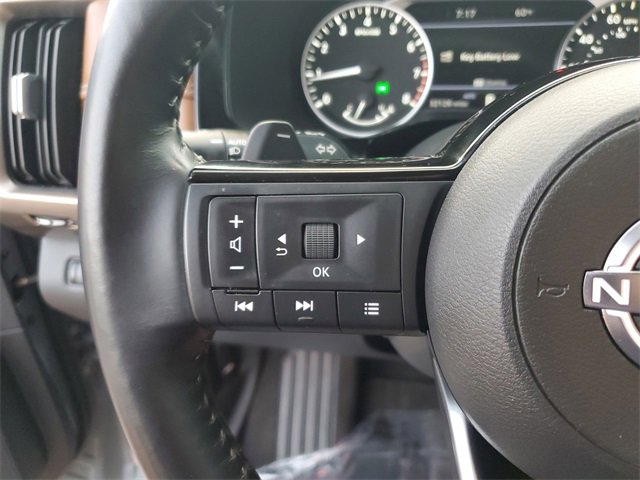 Used 2022 Nissan Pathfinder Platinum image 29