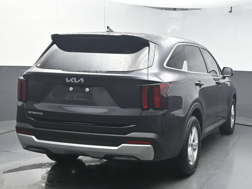 Used 2026 Kia Sorento LX FWD image 7