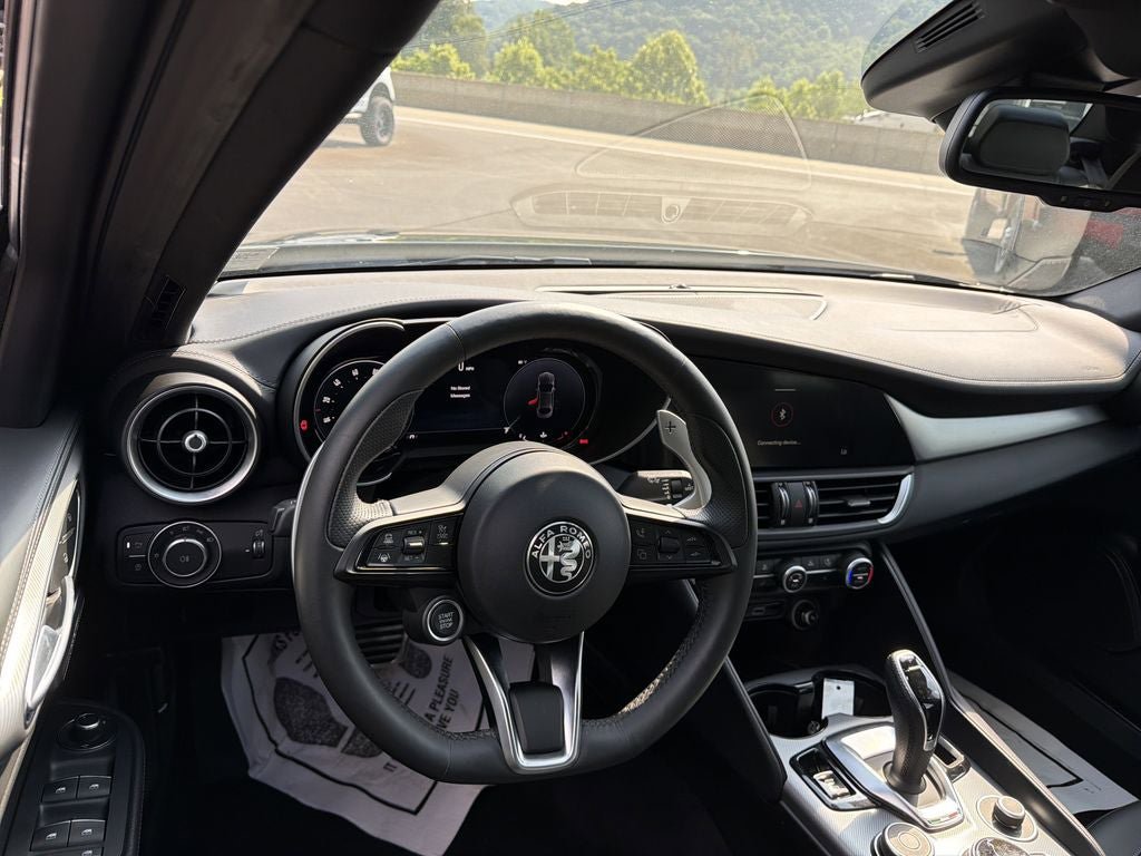 Used 2024 Alfa Romeo Giulia Veloce RWD image 13