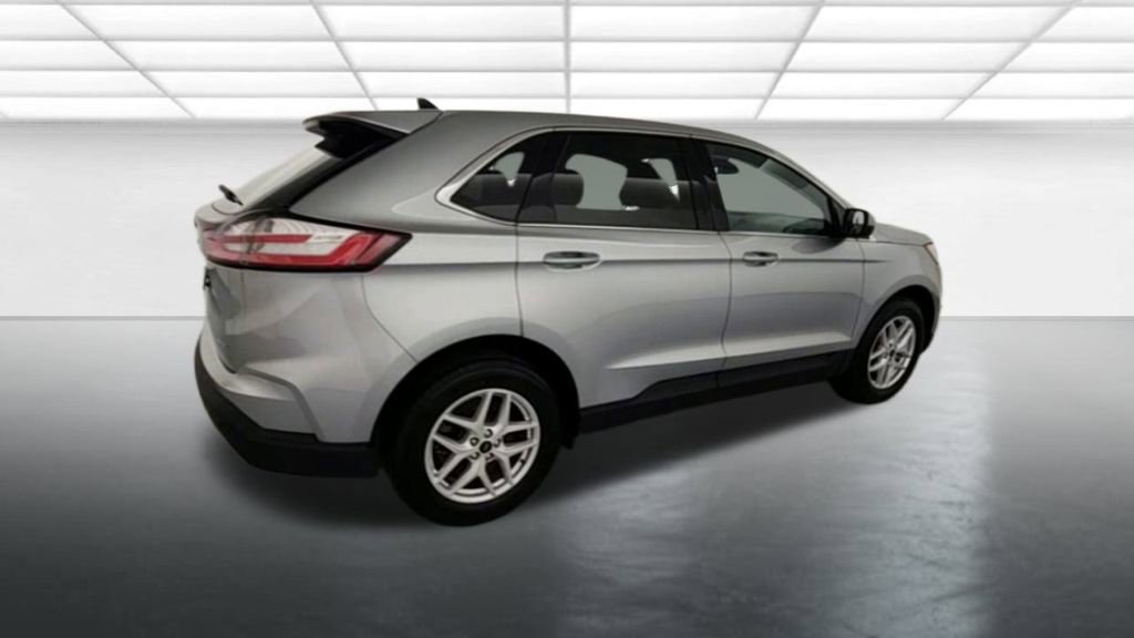Used 2023 Ford Edge SEL image 8