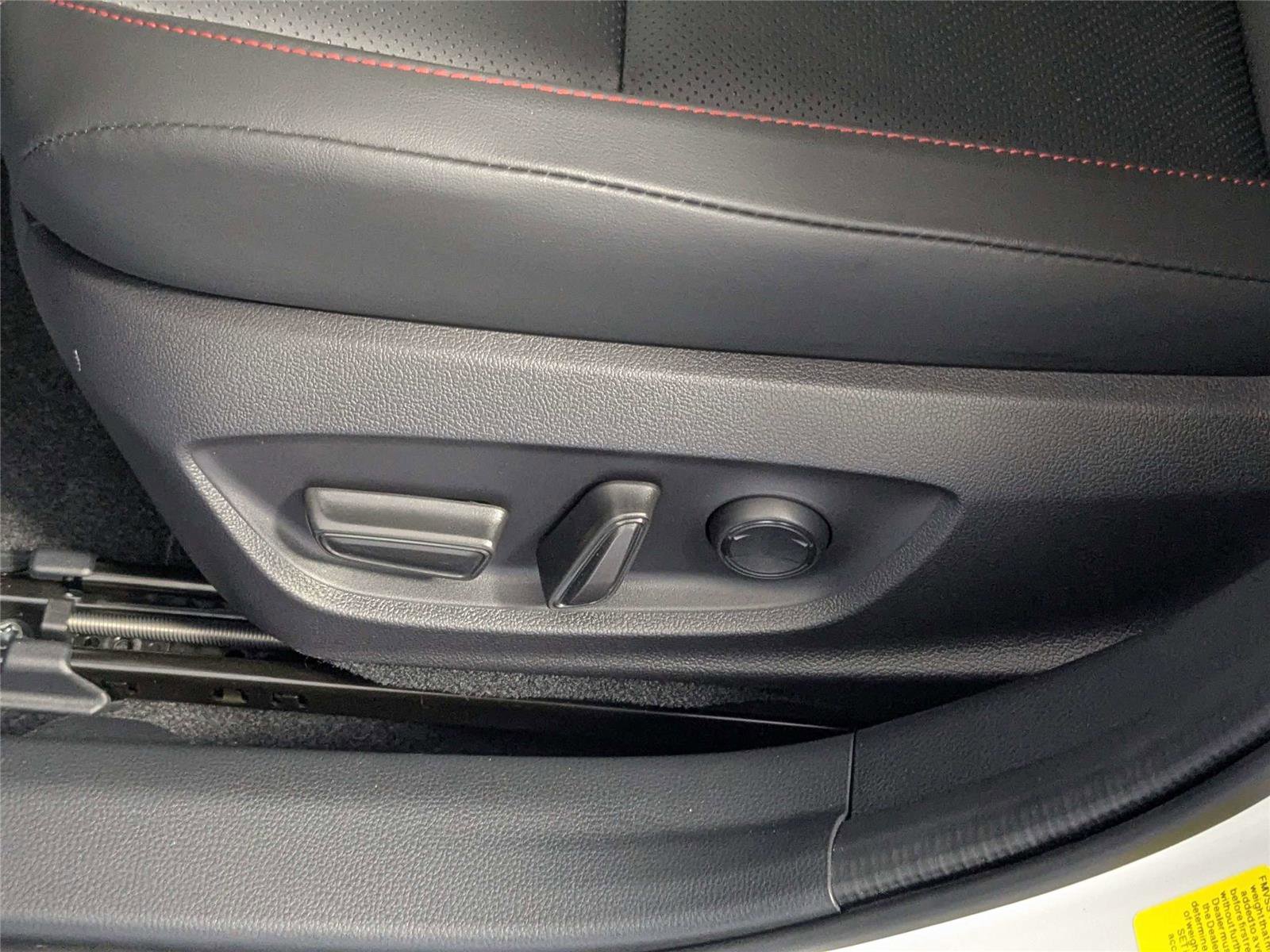 Used 2025 Toyota Prius Plug-In Hybrid image 14