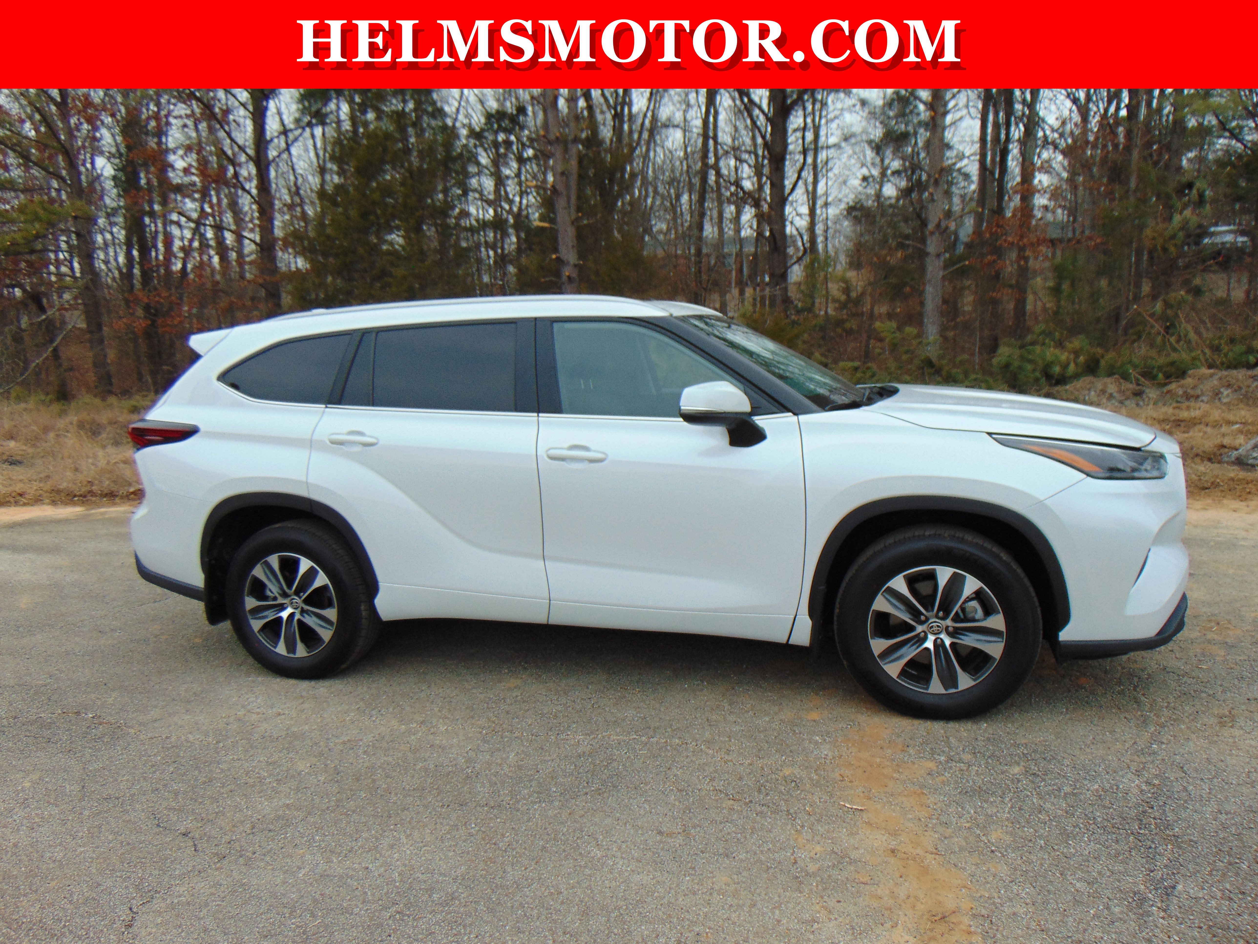 Used 2025 Toyota Highlander XLE image 10