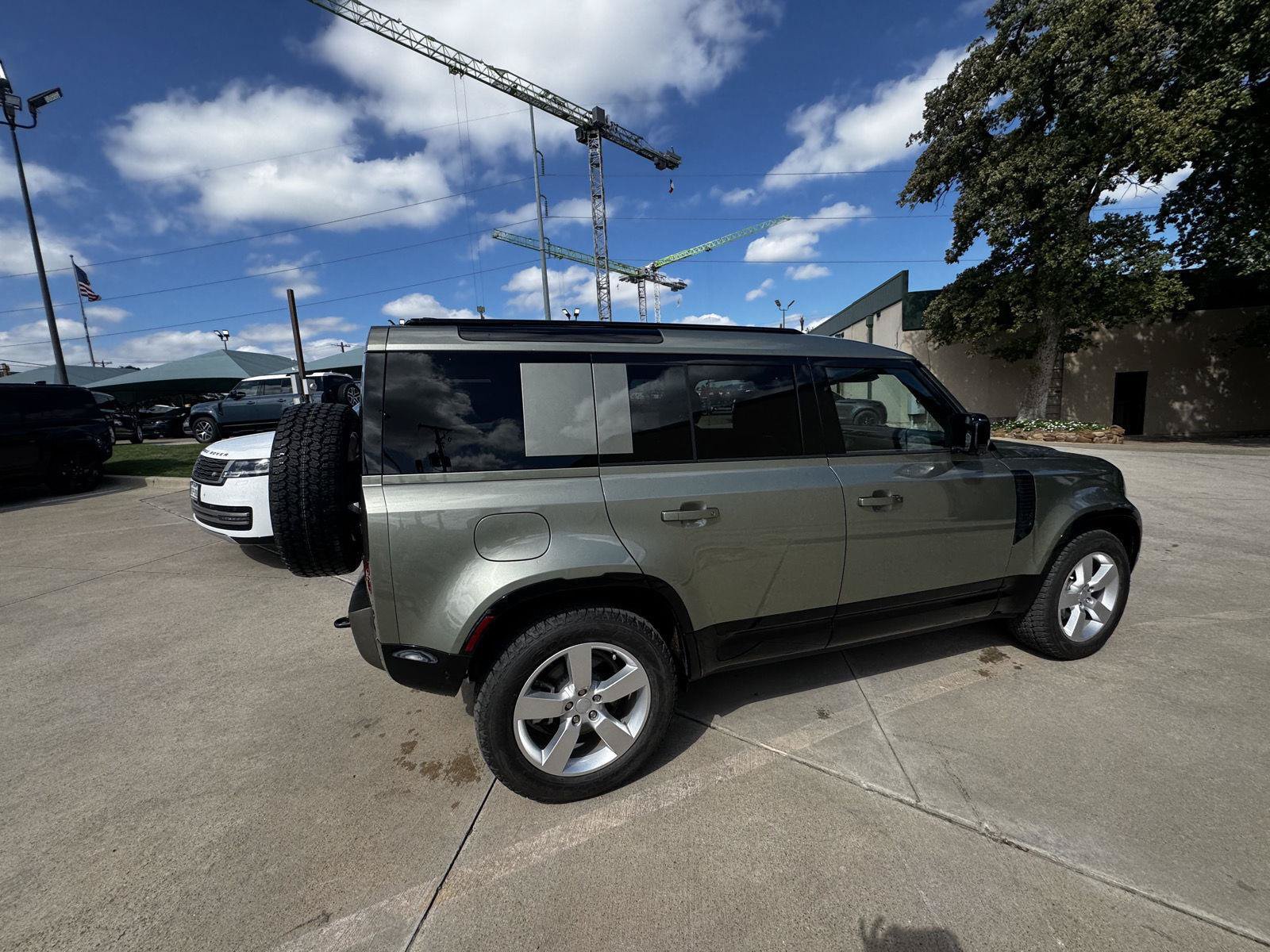 Certified 2025 Land Rover Defender 110 X-Dynamic SE AWD/4WD image 10