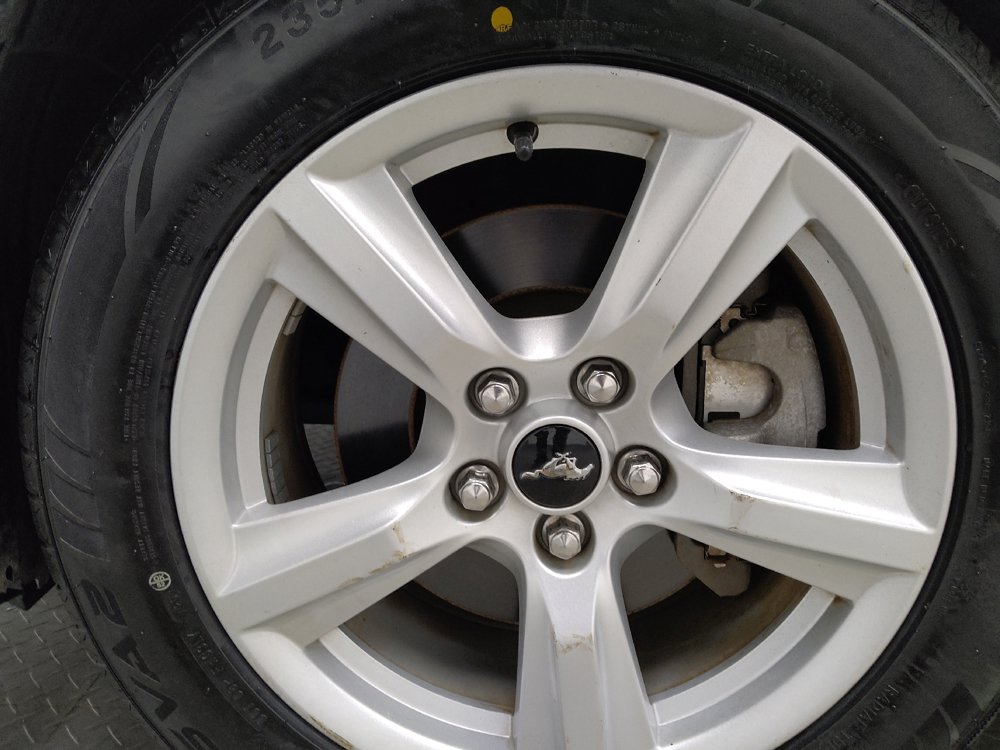 Used 2018 Ford Mustang Coupe RWD image 31