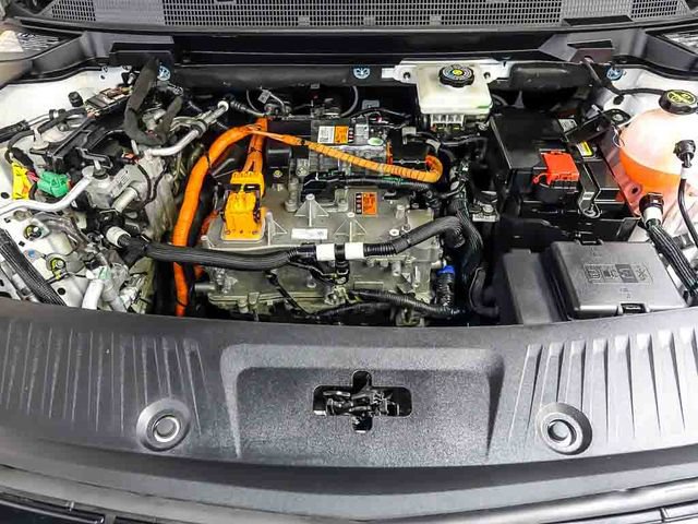 Used 2024 Chevrolet Equinox EV RS FWD image 33