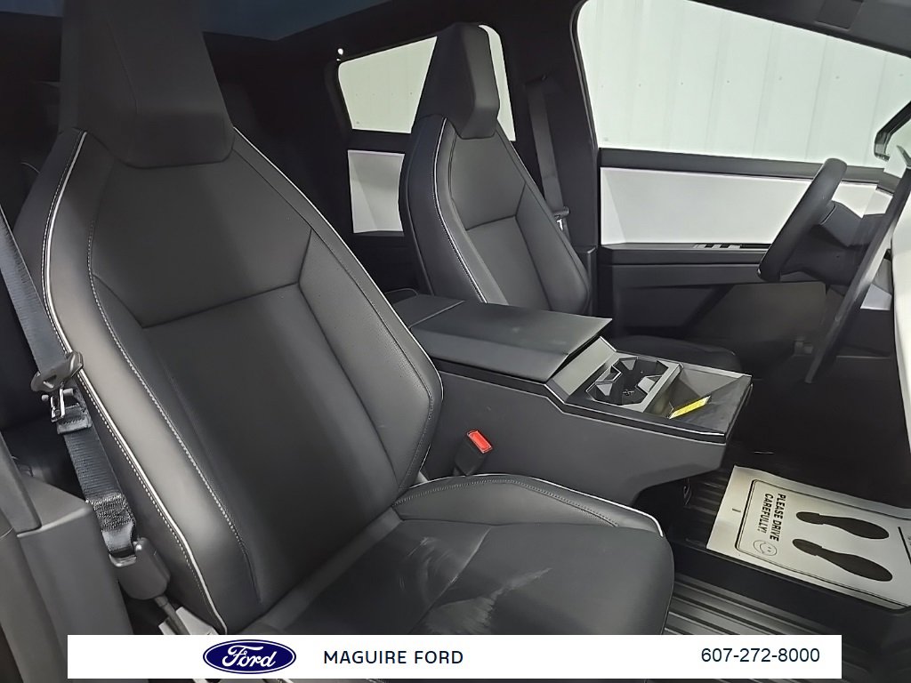Used 2024 Tesla Cybertruck AWD Crew Cab image 16