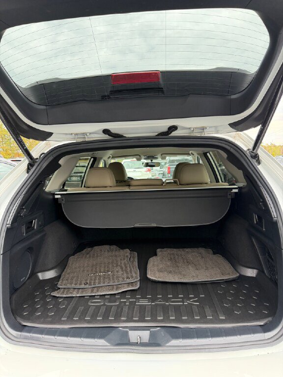 Used 2021 Subaru Outback Limited image 14