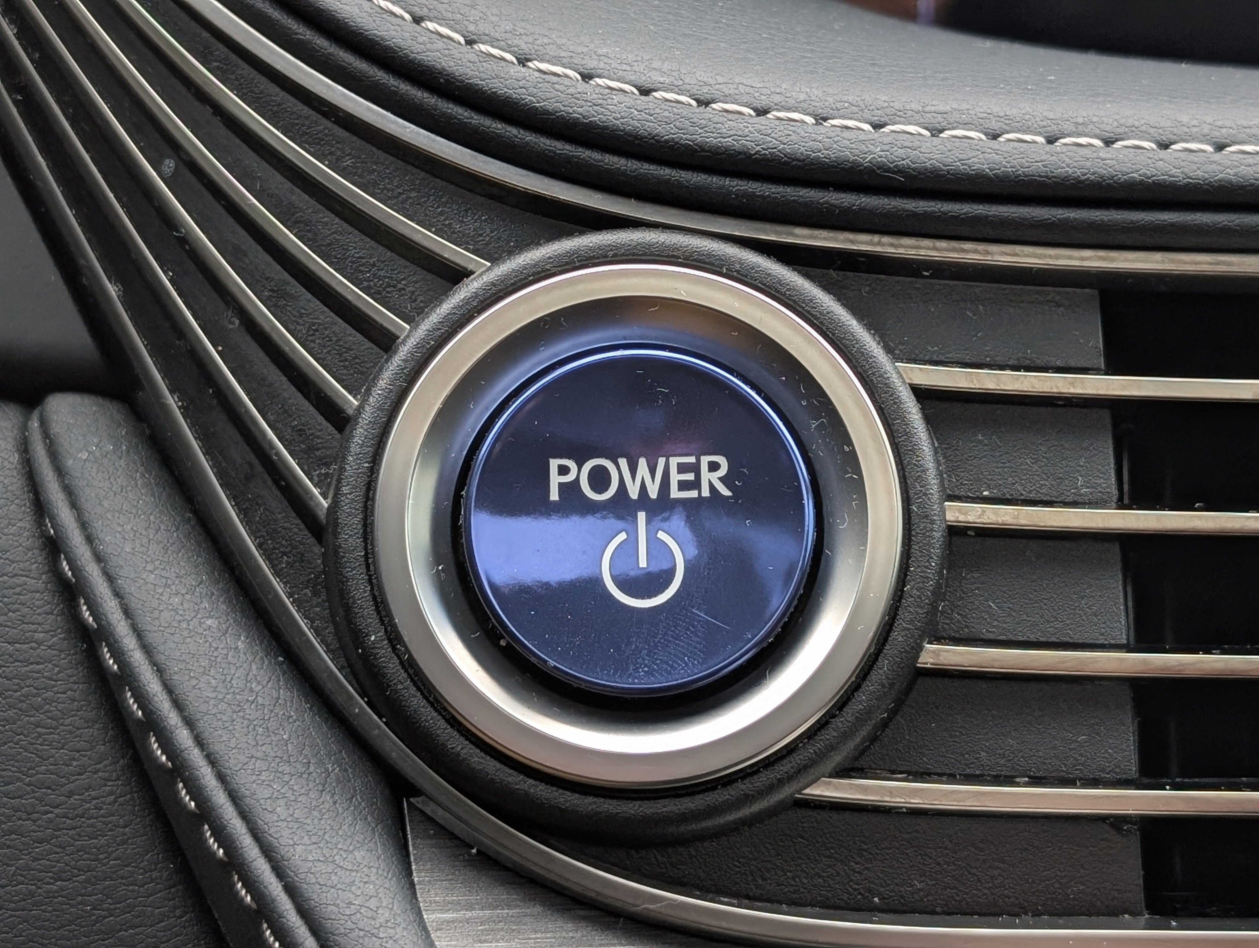 Used 2019 Lexus LS 500h AWD image 35