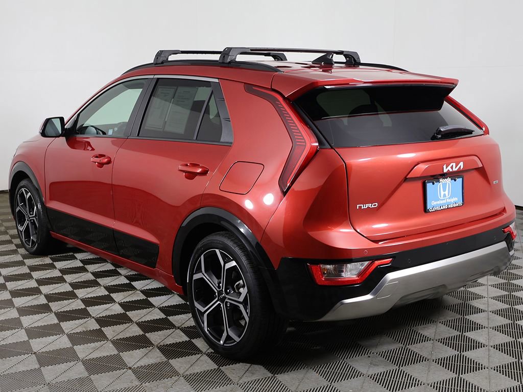 Used 2023 Kia Niro EX Touring image 10