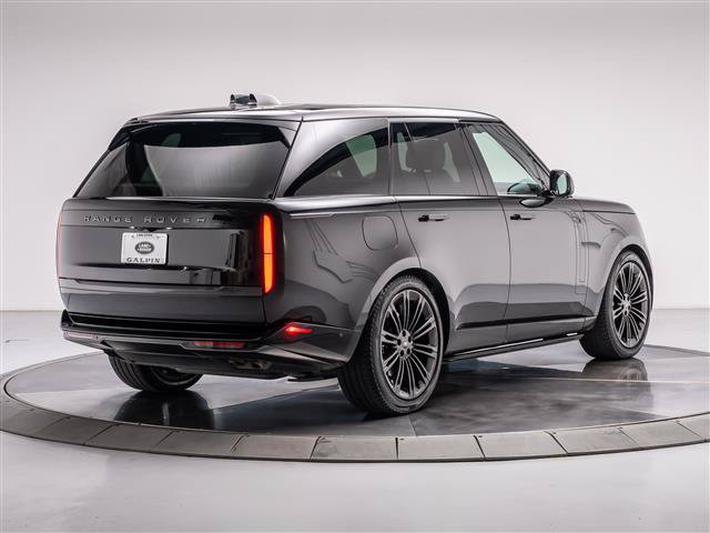 Used 2024 Land Rover Range Rover SE AWD/4WD image 5