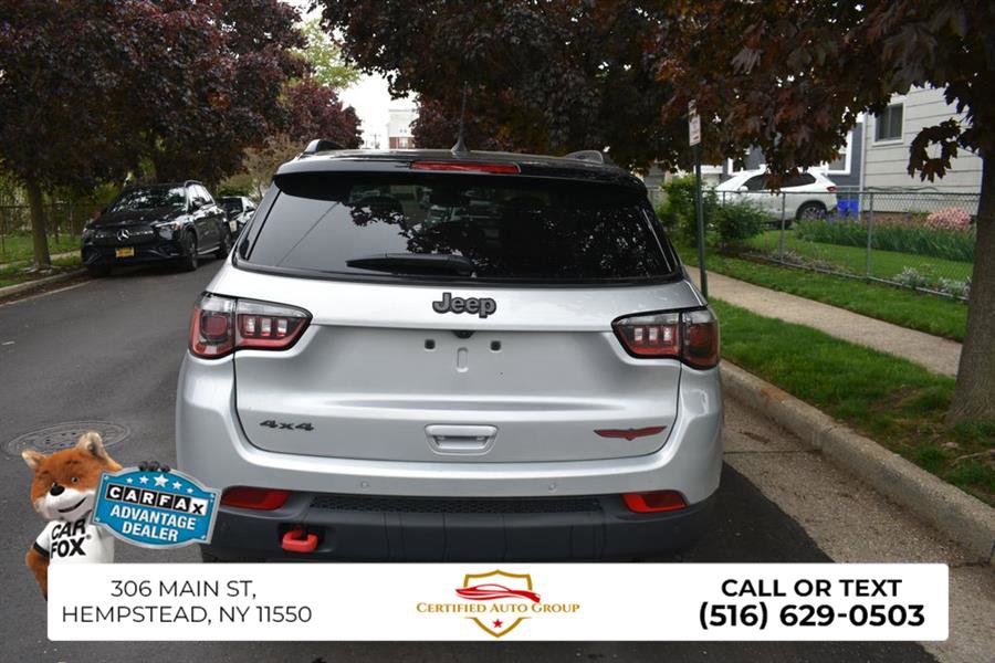 Used 2025 Jeep Compass Trailhawk AWD/4WD image 6