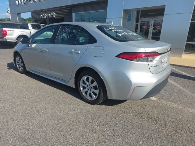 Used 2024 Toyota Corolla LE FWD image 9