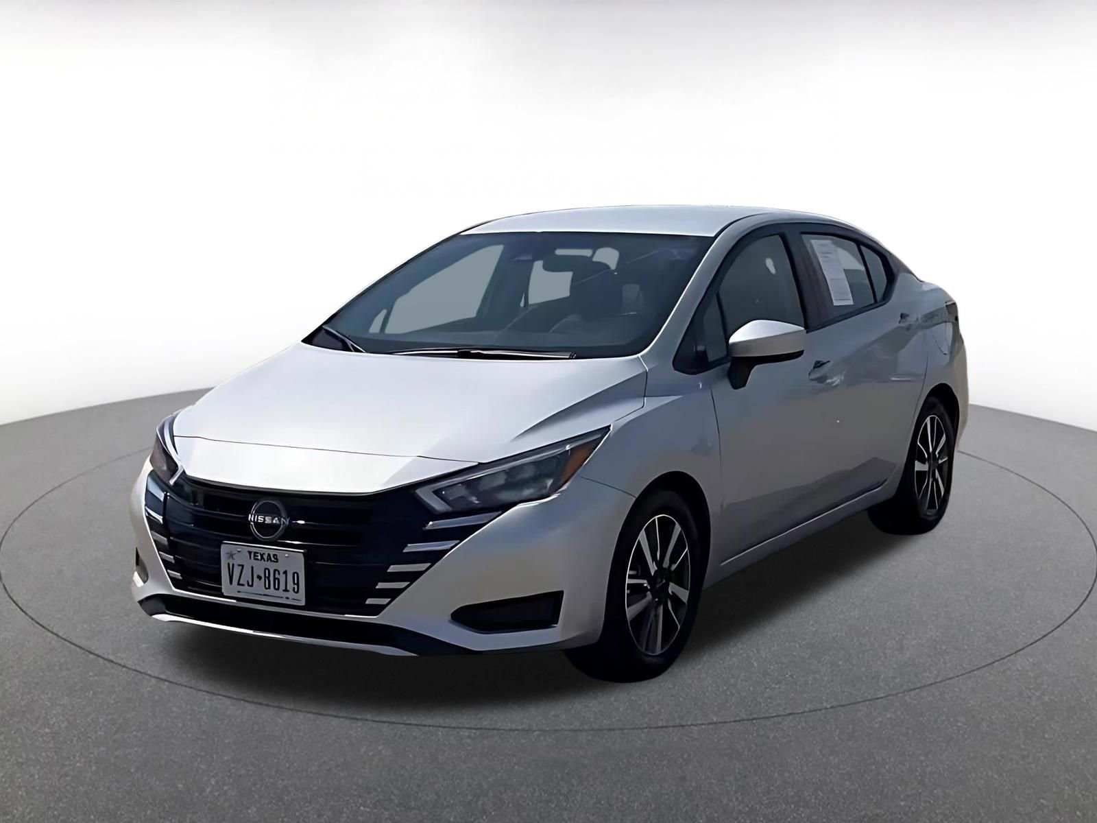 Used 2025 Nissan Versa SV image 8