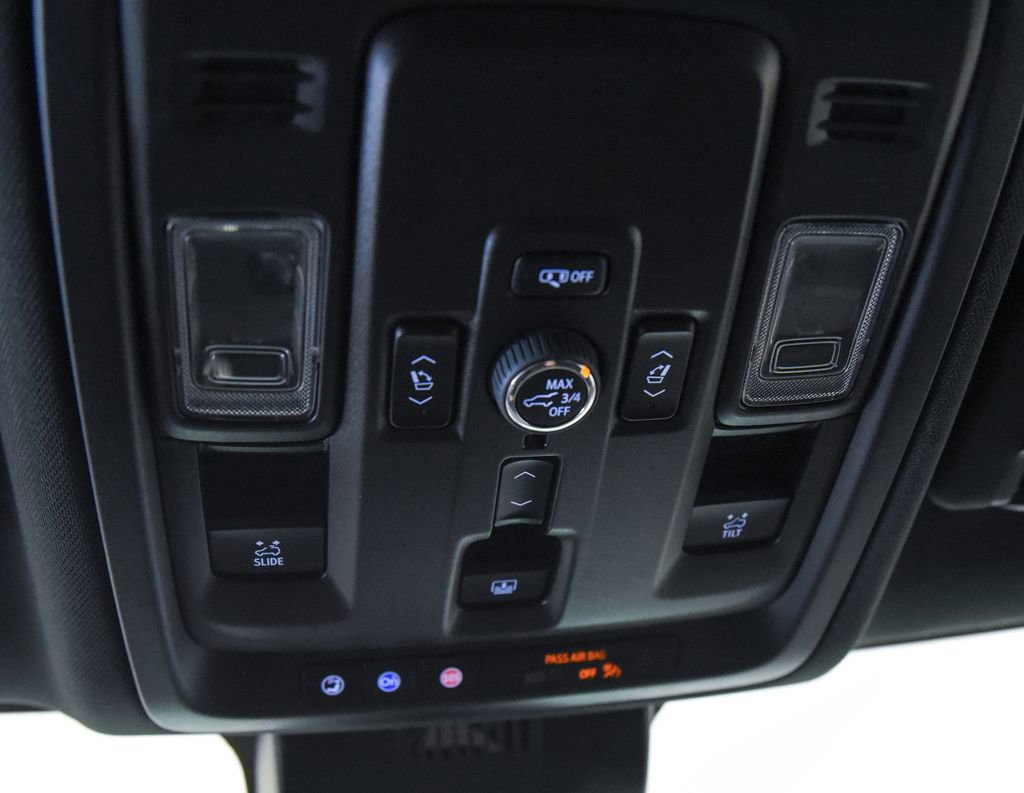 Used 2025 Chevrolet Tahoe High Country w/ Sun And Tow Package AWD/4WD image 32