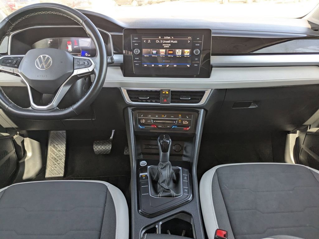Used 2025 Volkswagen Taos SE image 23