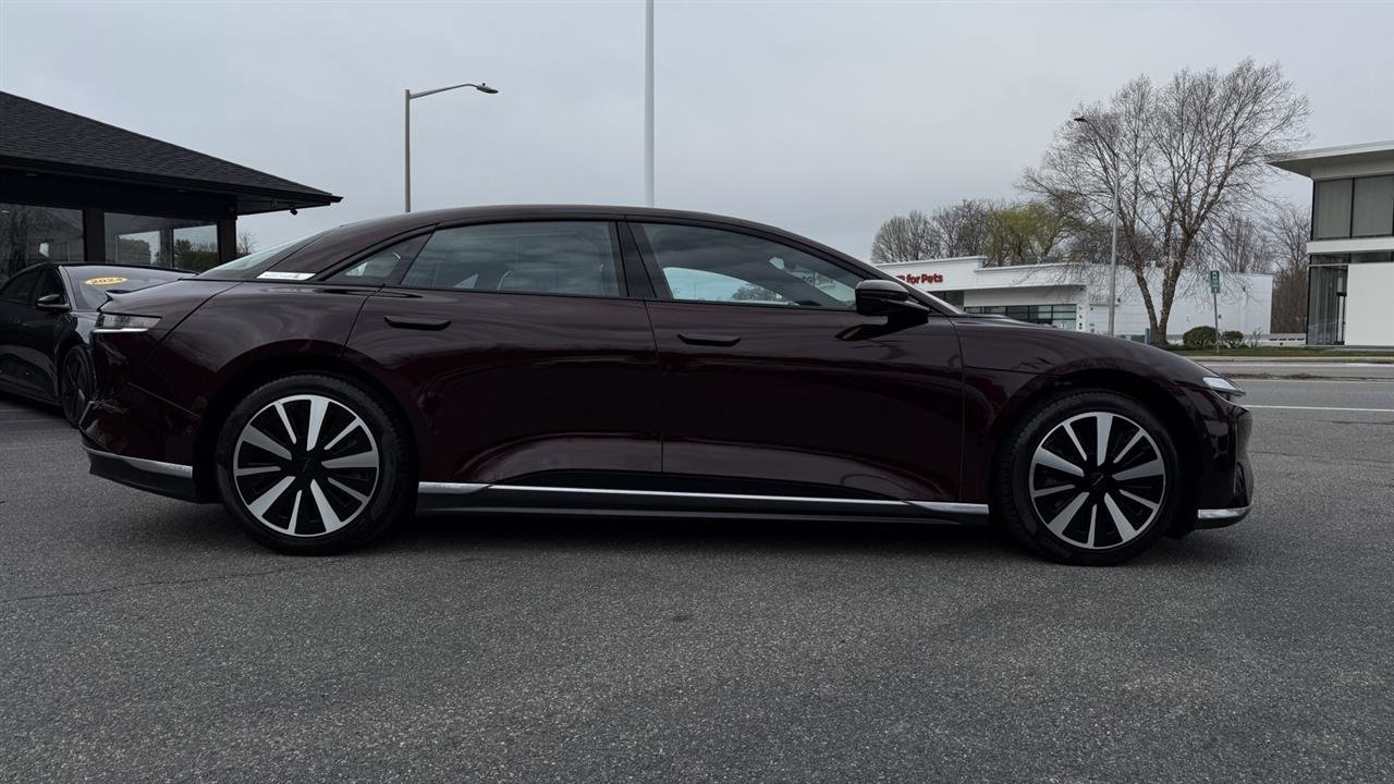 Used 2024 Lucid Air Touring image 16