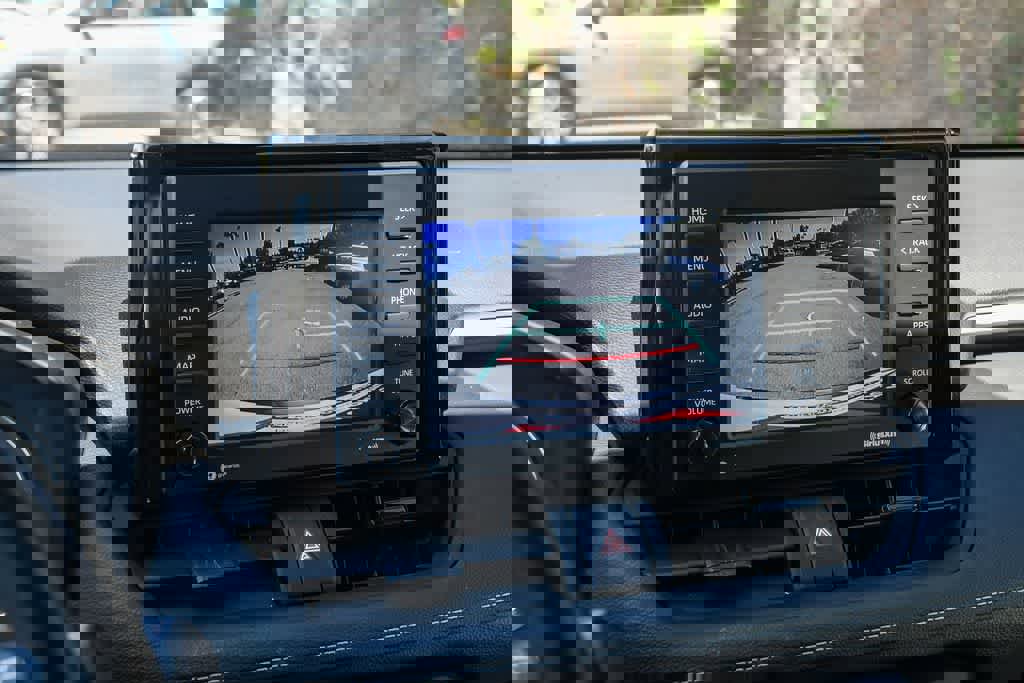 Used 2022 Toyota RAV4 LE FWD image 23