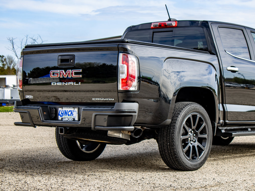 Used 2022 GMC Canyon Denali w/ Denali Black Edition Package AWD/4WD image 16