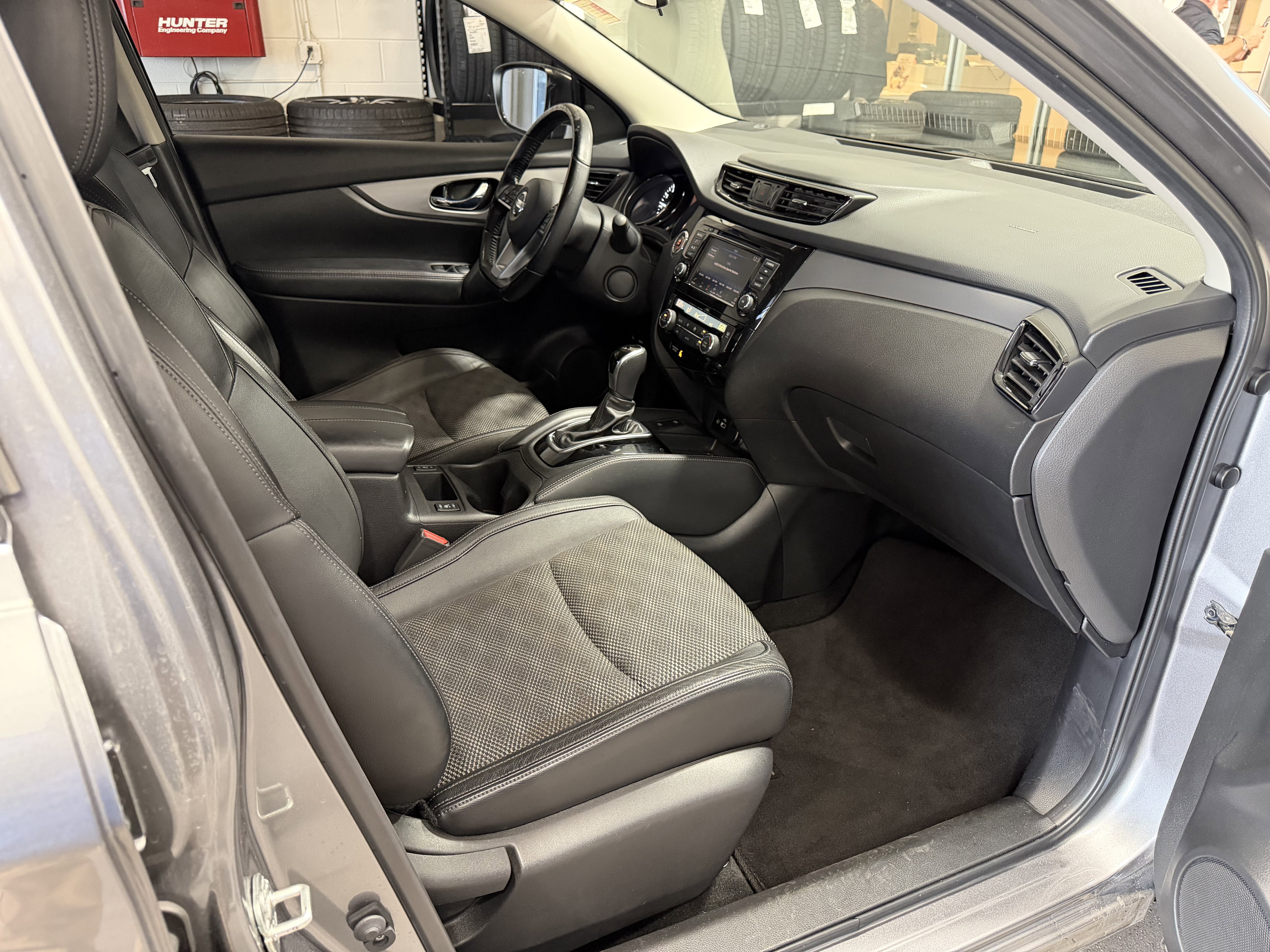 Used 2020 Nissan Rogue Sport SV w/ Technology Package image 19