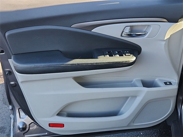 Used 2019 Honda Ridgeline RTL-T image 12