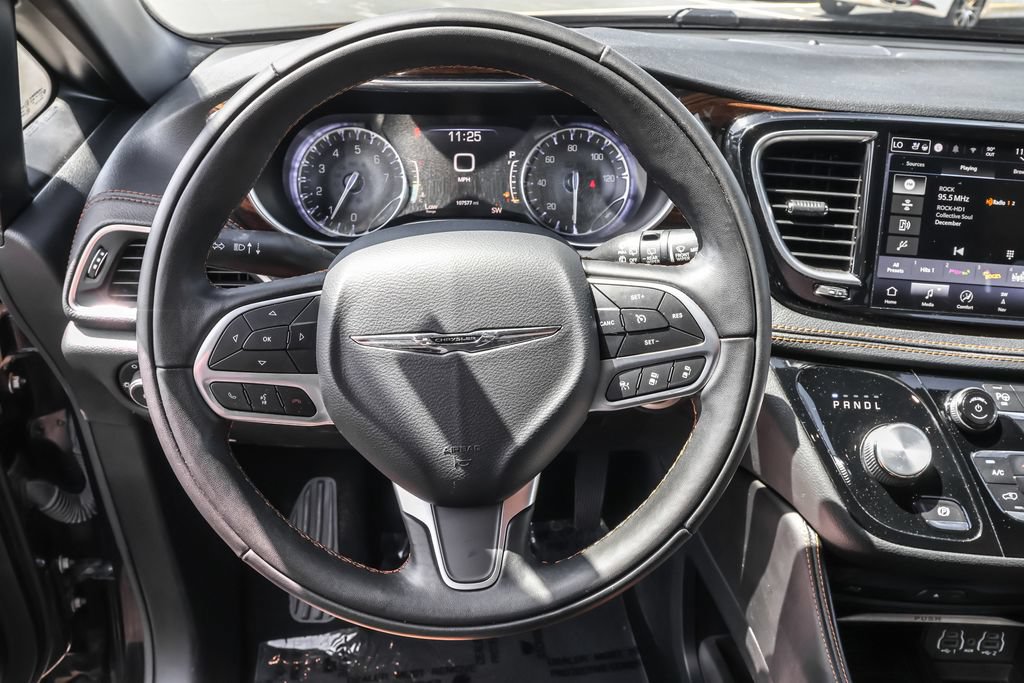 Used 2022 Chrysler Pacifica Pinnacle AWD/4WD image 21