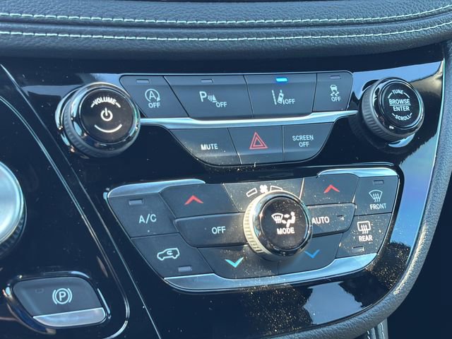 New 2026 Chrysler Pacifica Limited FWD image 33