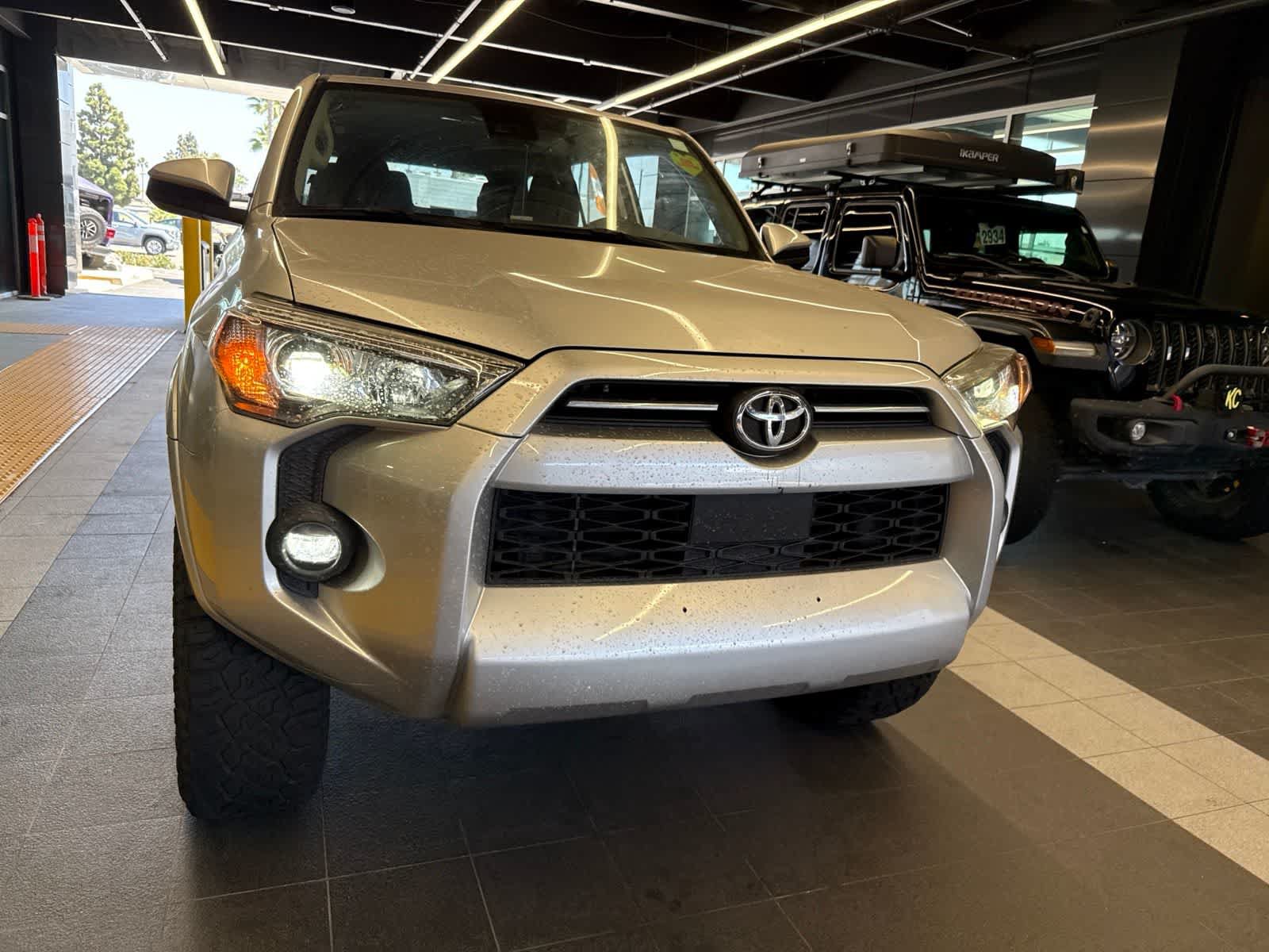 Used 2021 Toyota 4Runner SR5 AWD/4WD image 6