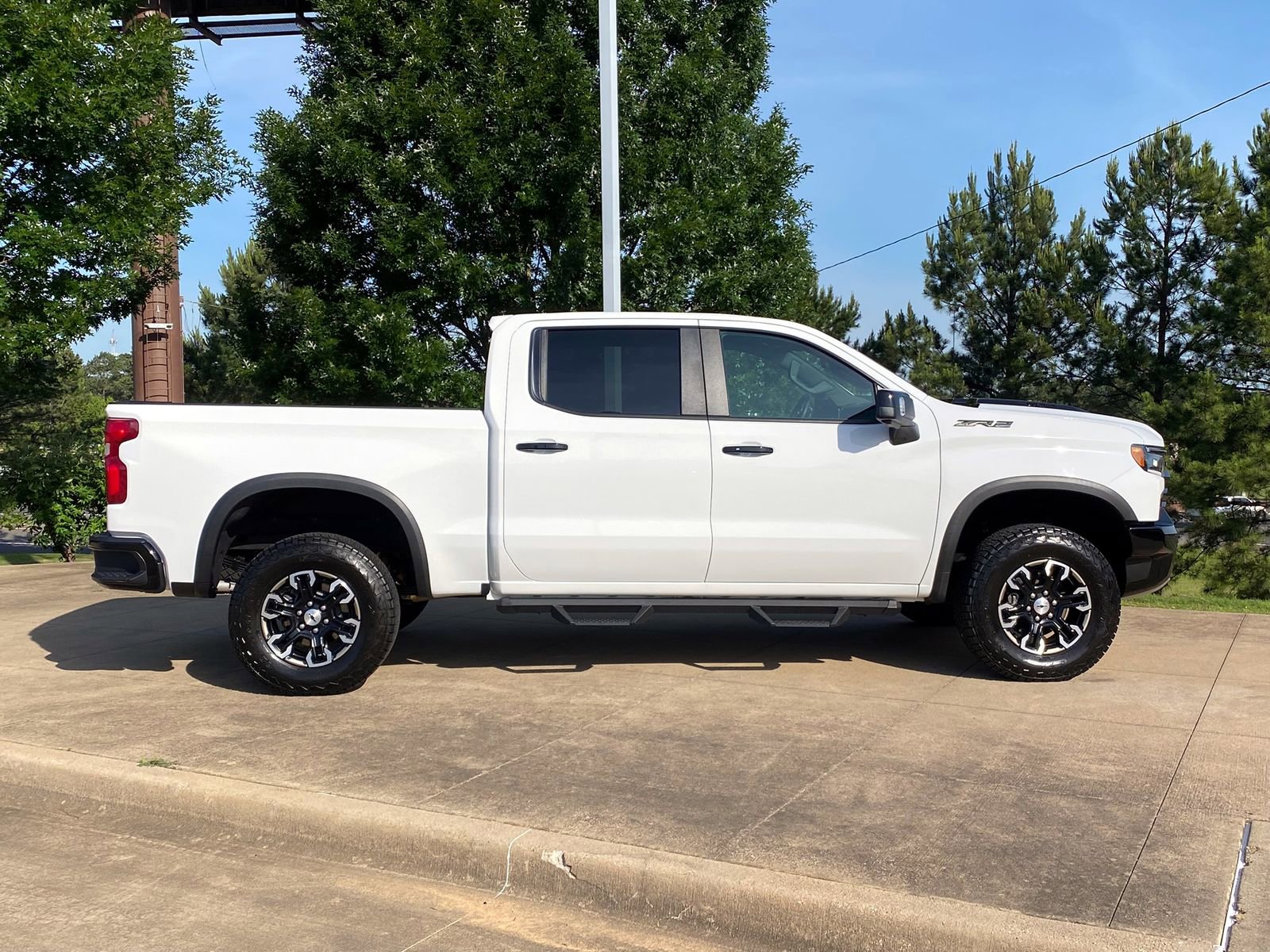 Used 2024 Chevrolet Silverado 1500 ZR2 w/ Technology Package AWD/4WD image 7