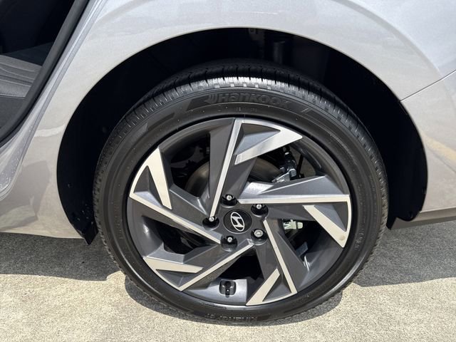 New 2025 Hyundai Elantra SEL image 26