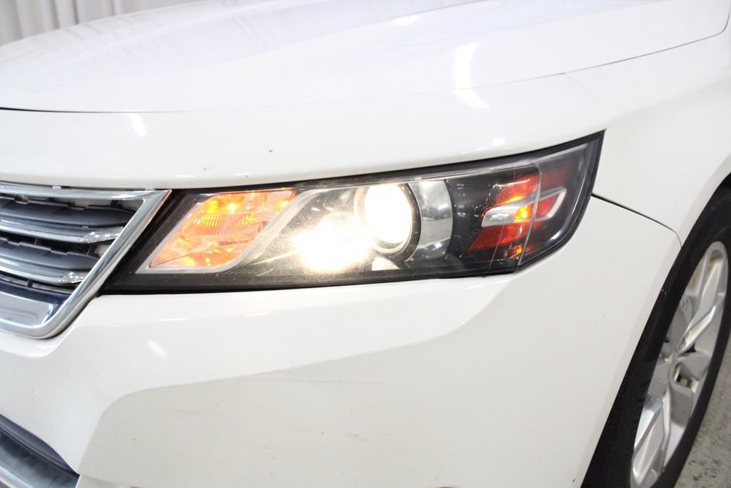 Used 2018 Chevrolet Impala LT FWD image 33